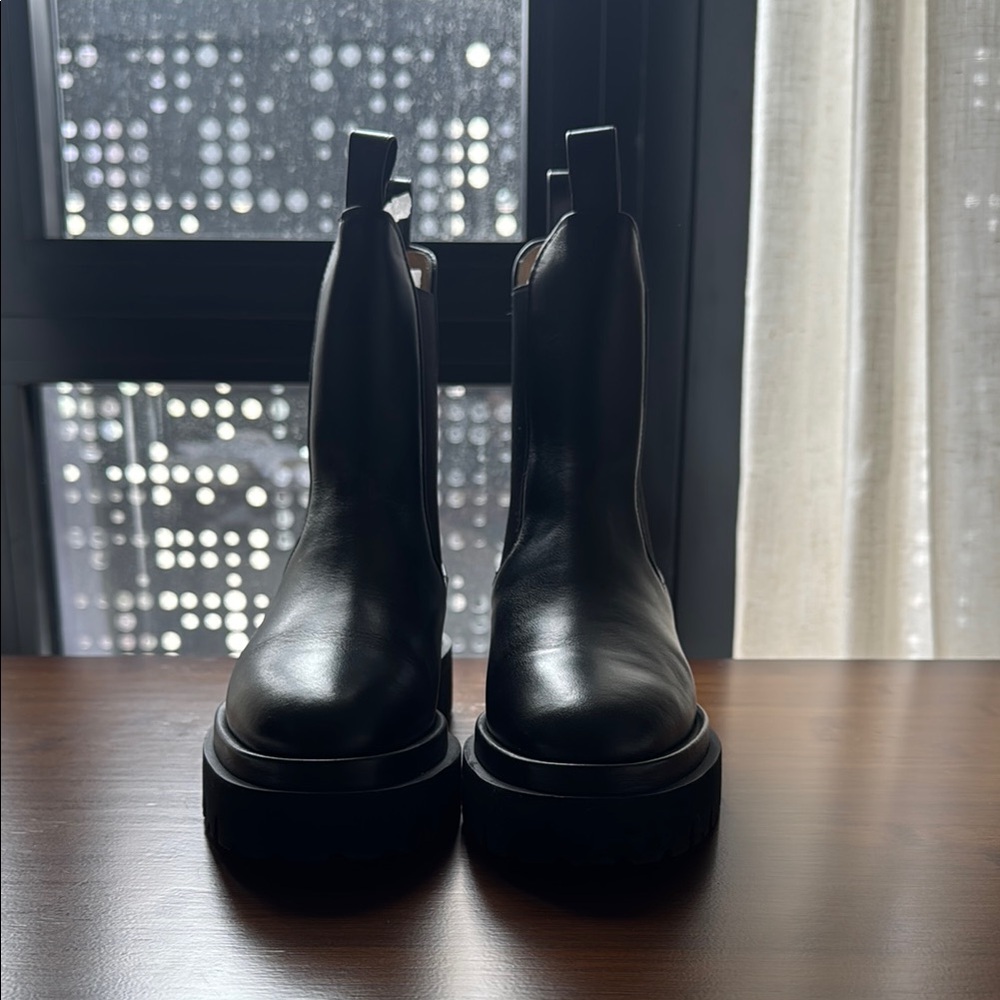 Dear Frances Tony Boots in Black